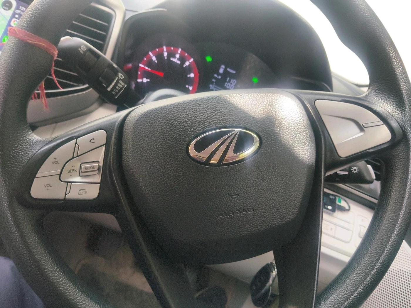2020 Mahindra XUV300 W6 1.2 PETROL, Petrol, Manual, 23,656 km, interior