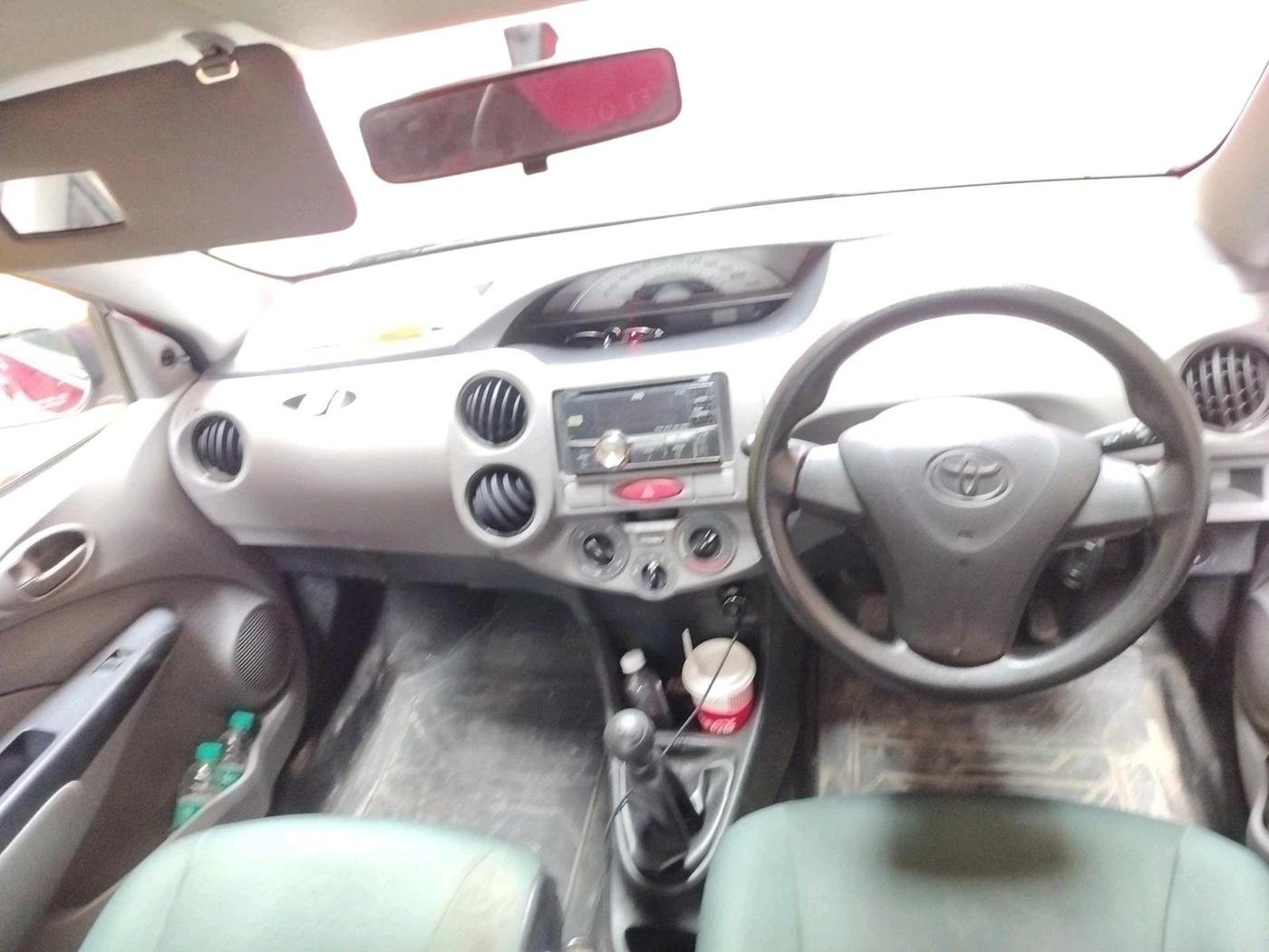 2012 Toyota Etios Liva G, Petrol, Manual, 63,800 km, interior