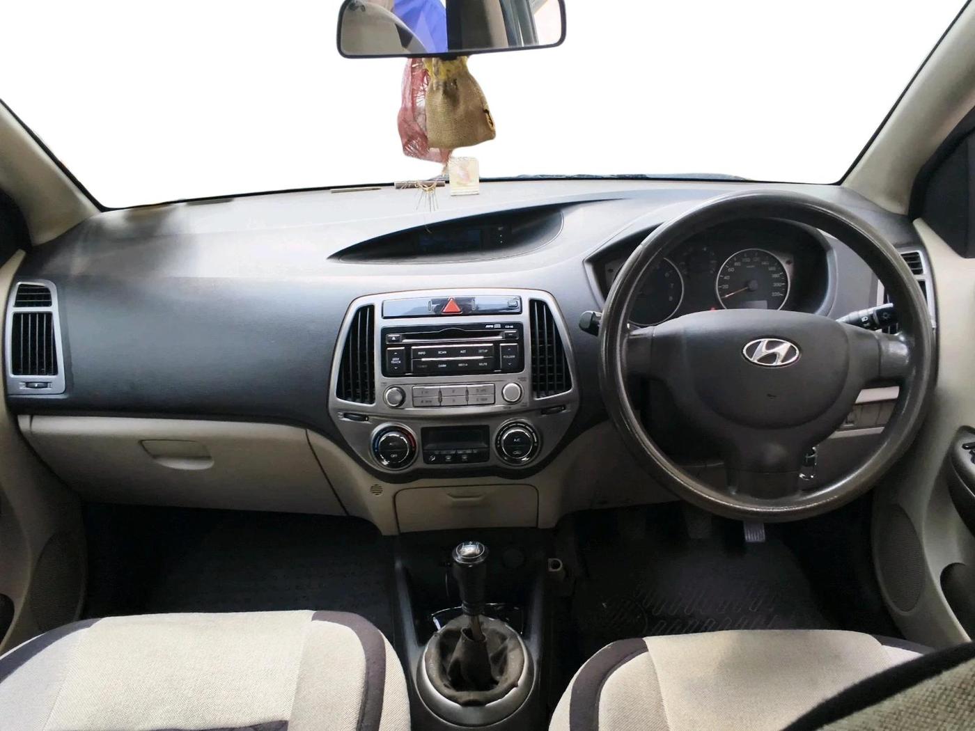 2013 Hyundai i20 MAGNA (O) 1.2, Petrol, Manual, 88,628 km, interior