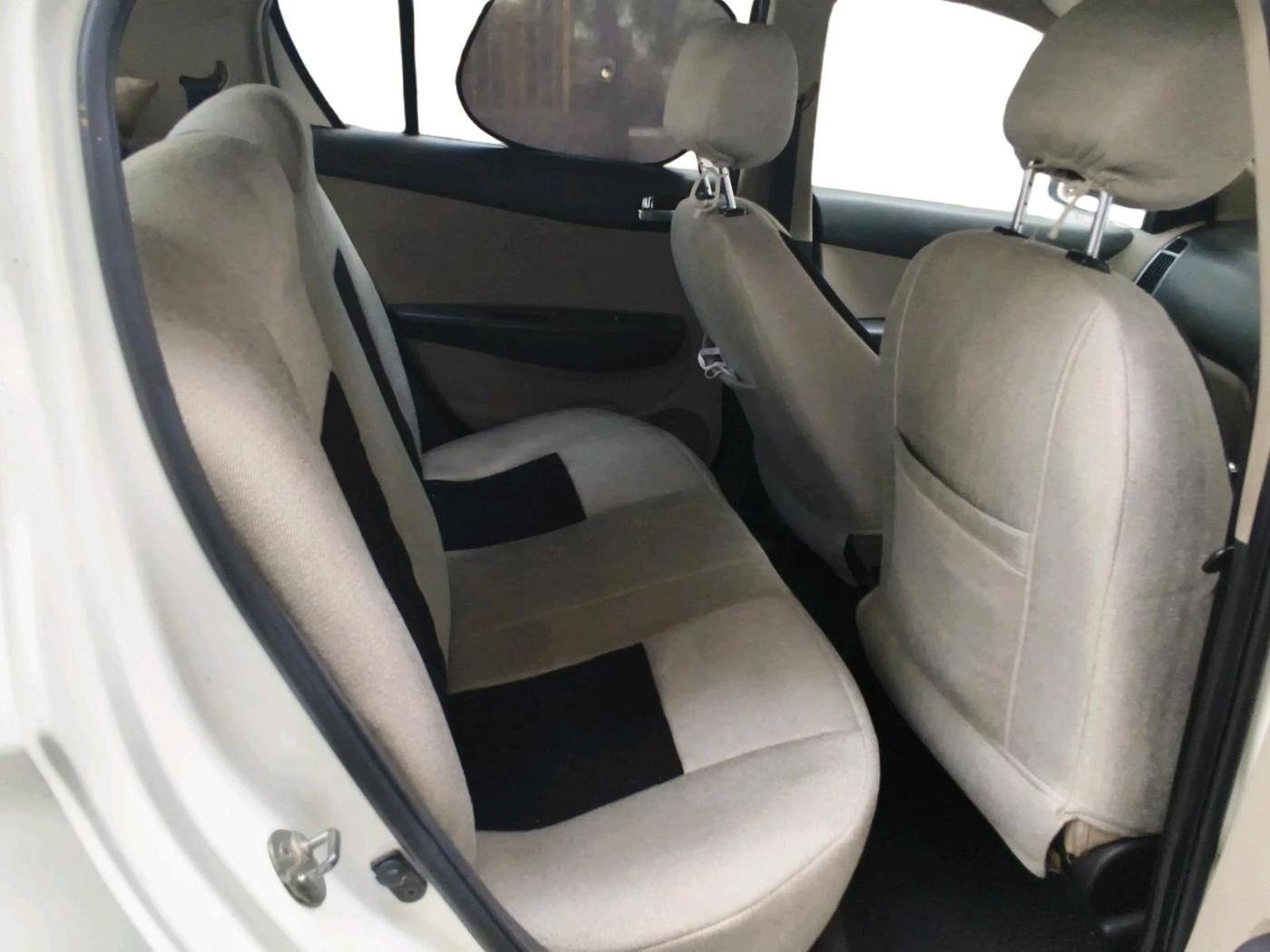 2013 Hyundai i20 MAGNA (O) 1.2, Petrol, Manual, 88,628 km, interior