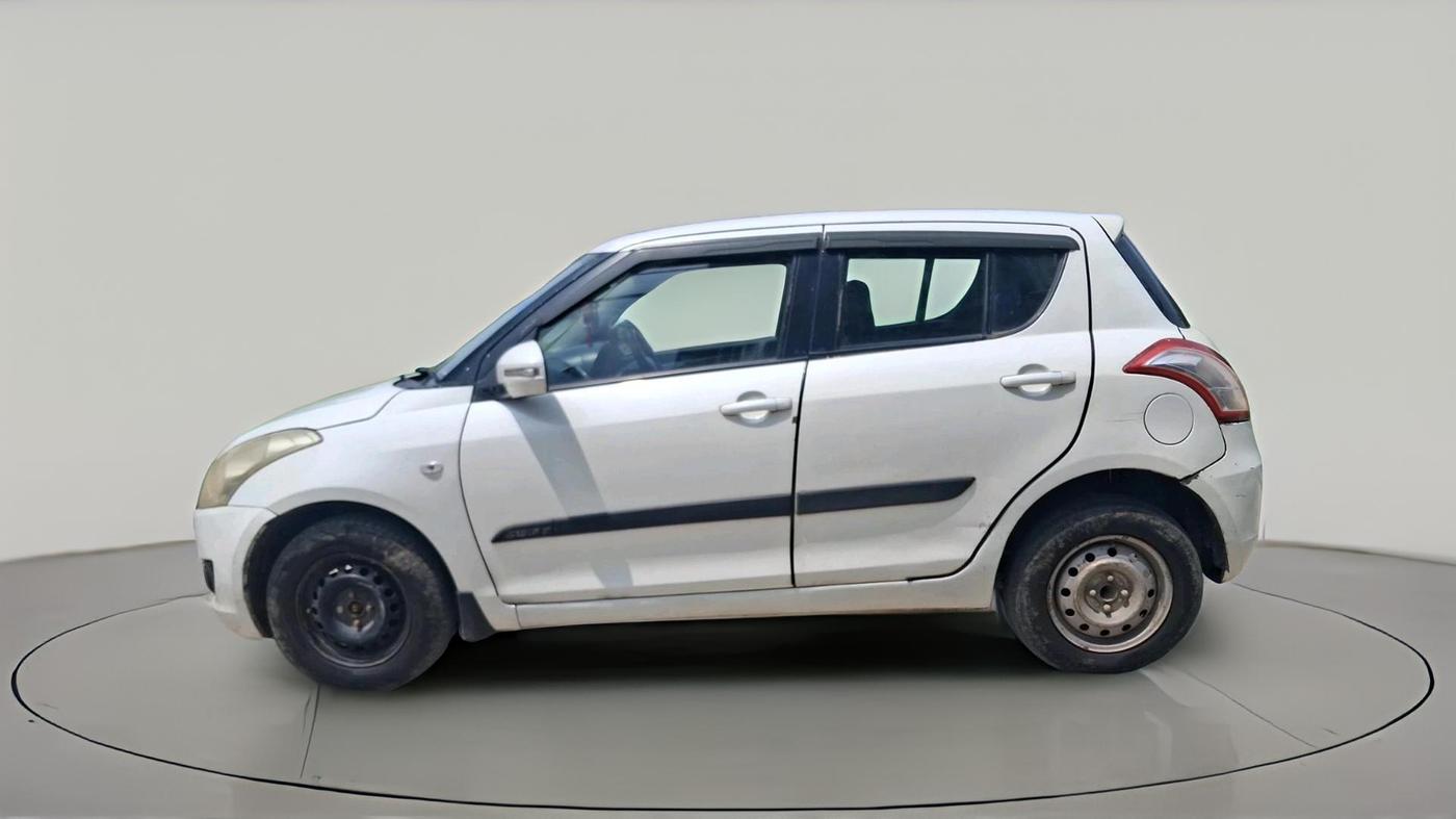 2015 Maruti Swift LXI (O), CNG, Manual, 97,963 km, exterior