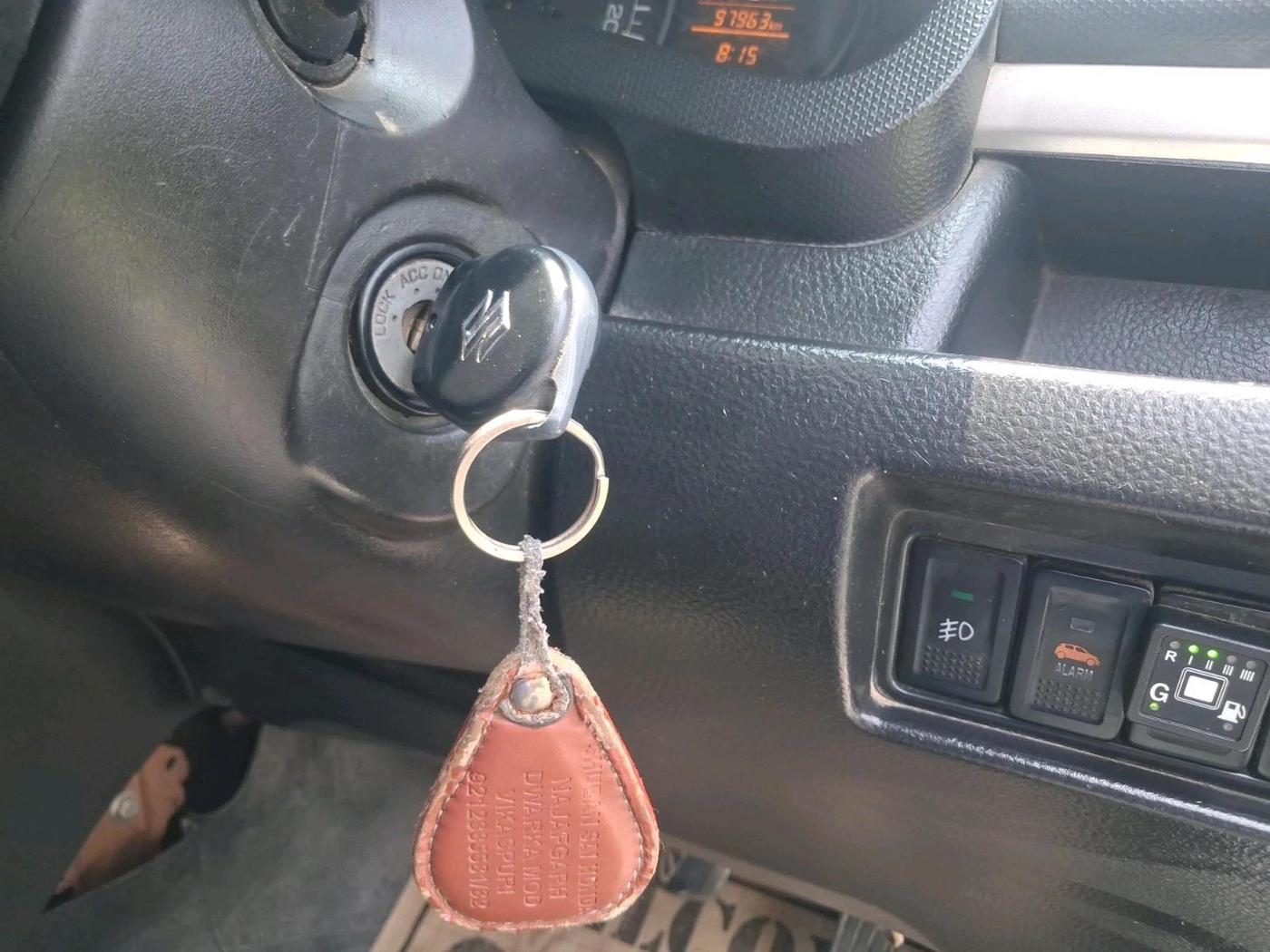 2015 Maruti Swift LXI (O), CNG, Manual, 97,963 km, interior