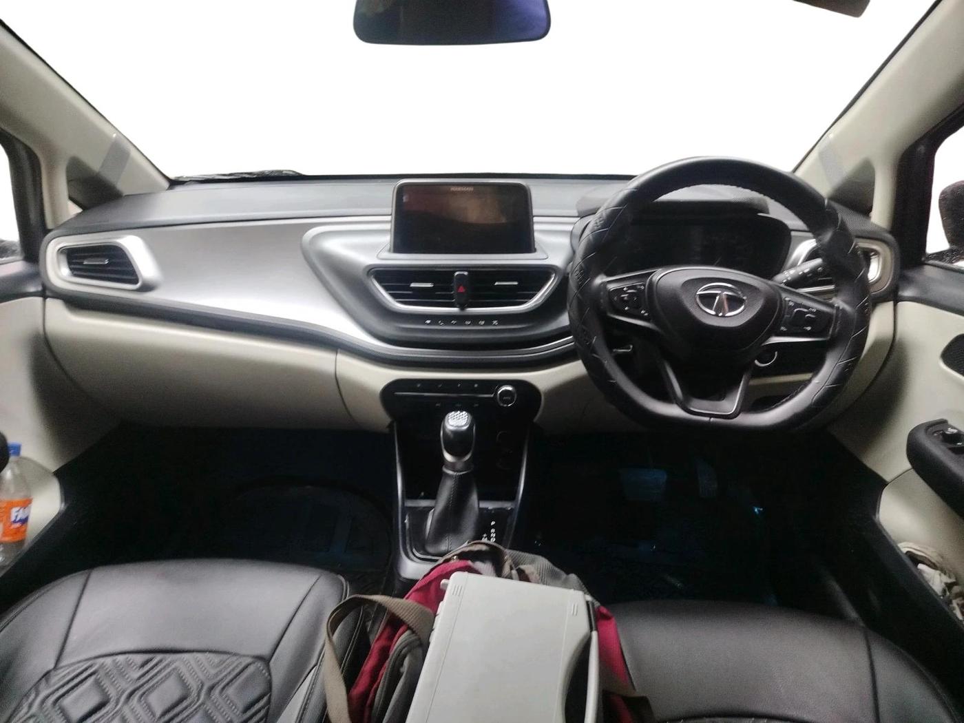 2023 Tata ALTROZ XTA, Petrol, Automatic, 46,898 km, interior