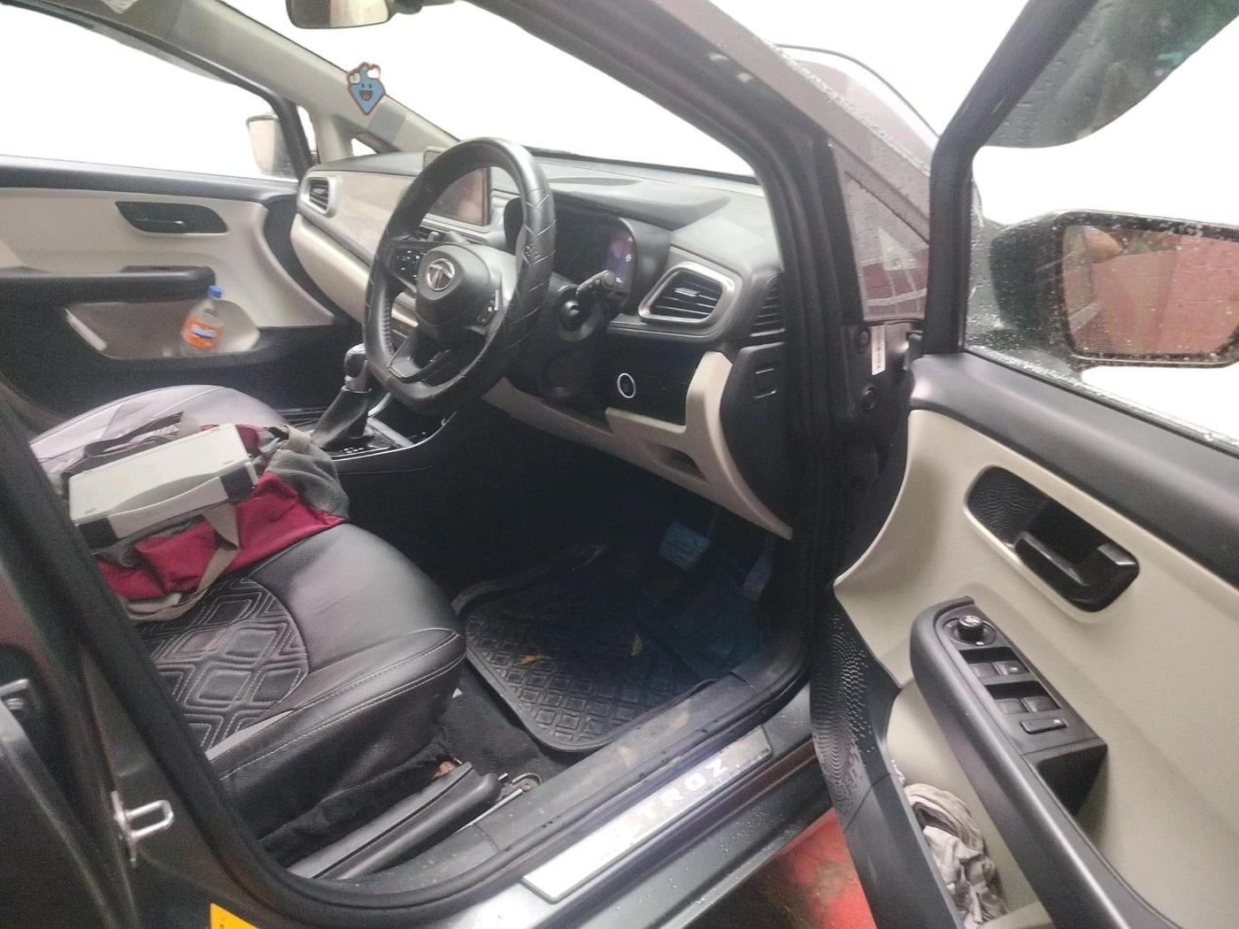 2023 Tata ALTROZ XTA, Petrol, Automatic, 46,898 km, interior