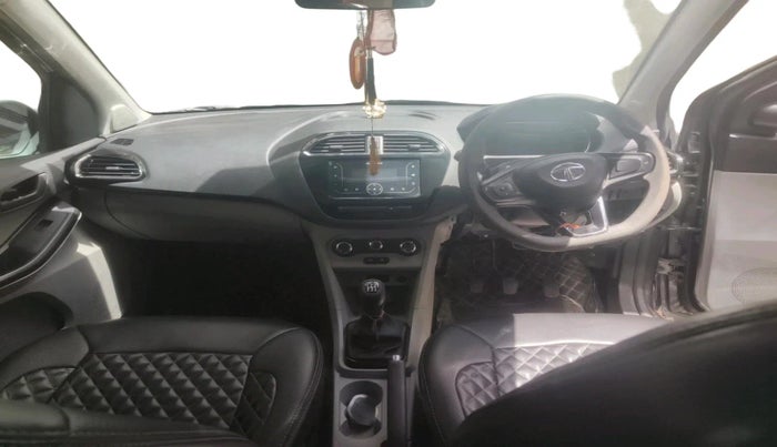 2022 Tata Tiago XT CNG, CNG, Manual, 47,216 km, interior