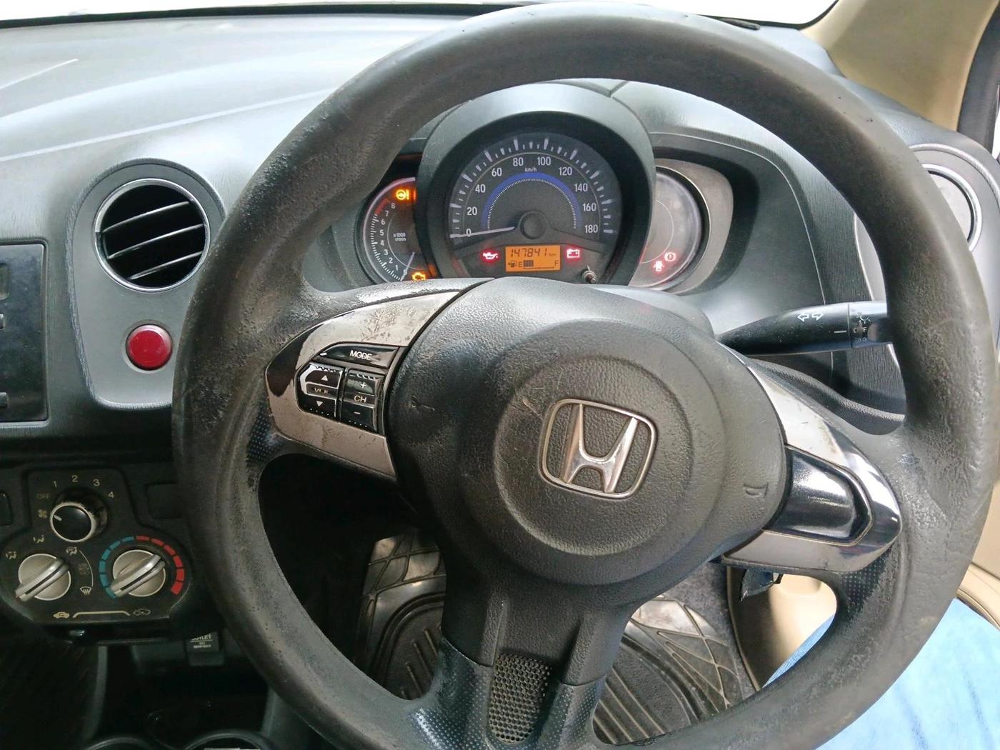 2015 Honda Amaze 1.2L I-VTEC S, Petrol, Manual, 1,47,841 km, interior