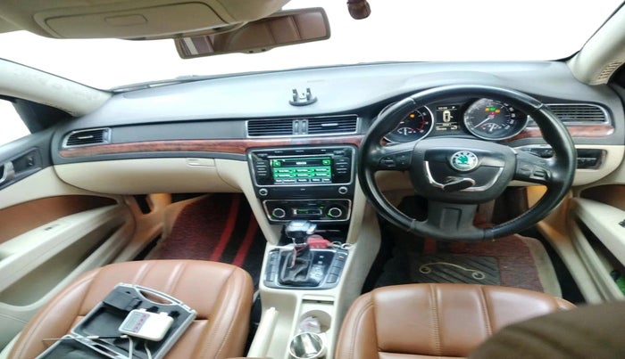 2012 Skoda Superb ELEGANCE 1.8 TSI AT, Petrol, Automatic, 1,01,463 km, interior