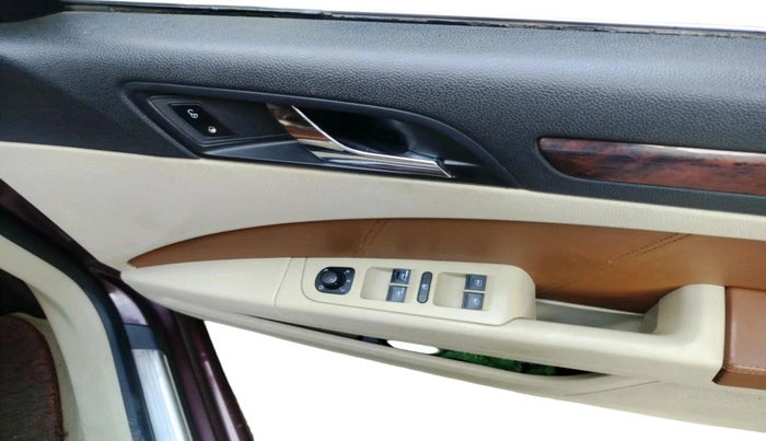 2012 Skoda Superb ELEGANCE 1.8 TSI AT, Petrol, Automatic, 1,01,463 km, interior