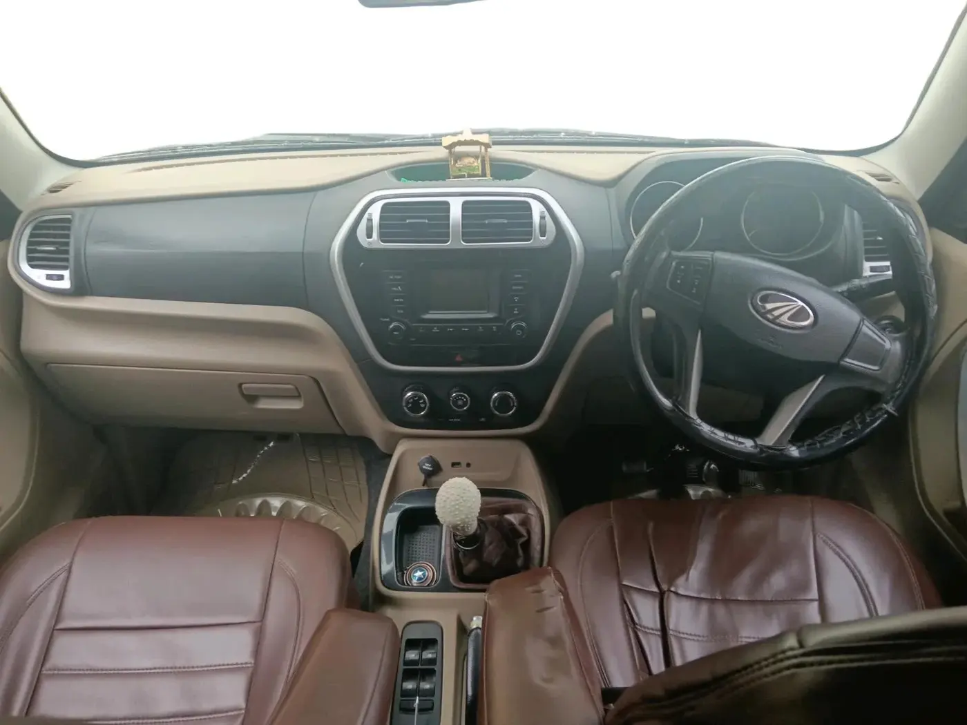 2016 Mahindra TUV300 T8, Diesel, Manual, 53,074 km, interior