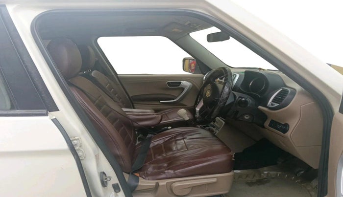 2016 Mahindra TUV300 T8, Diesel, Manual, 53,074 km, interior