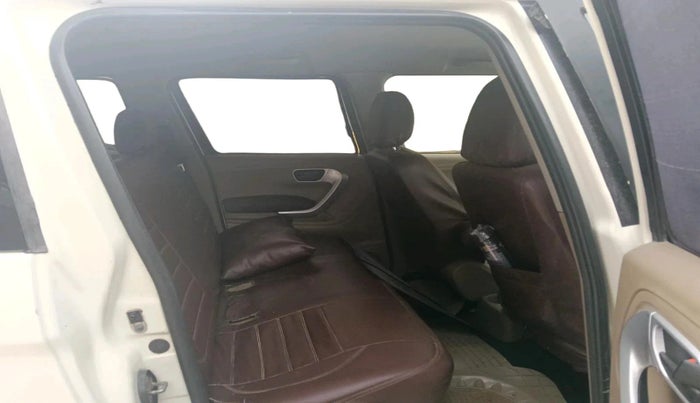 2016 Mahindra TUV300 T8, Diesel, Manual, 53,074 km, interior