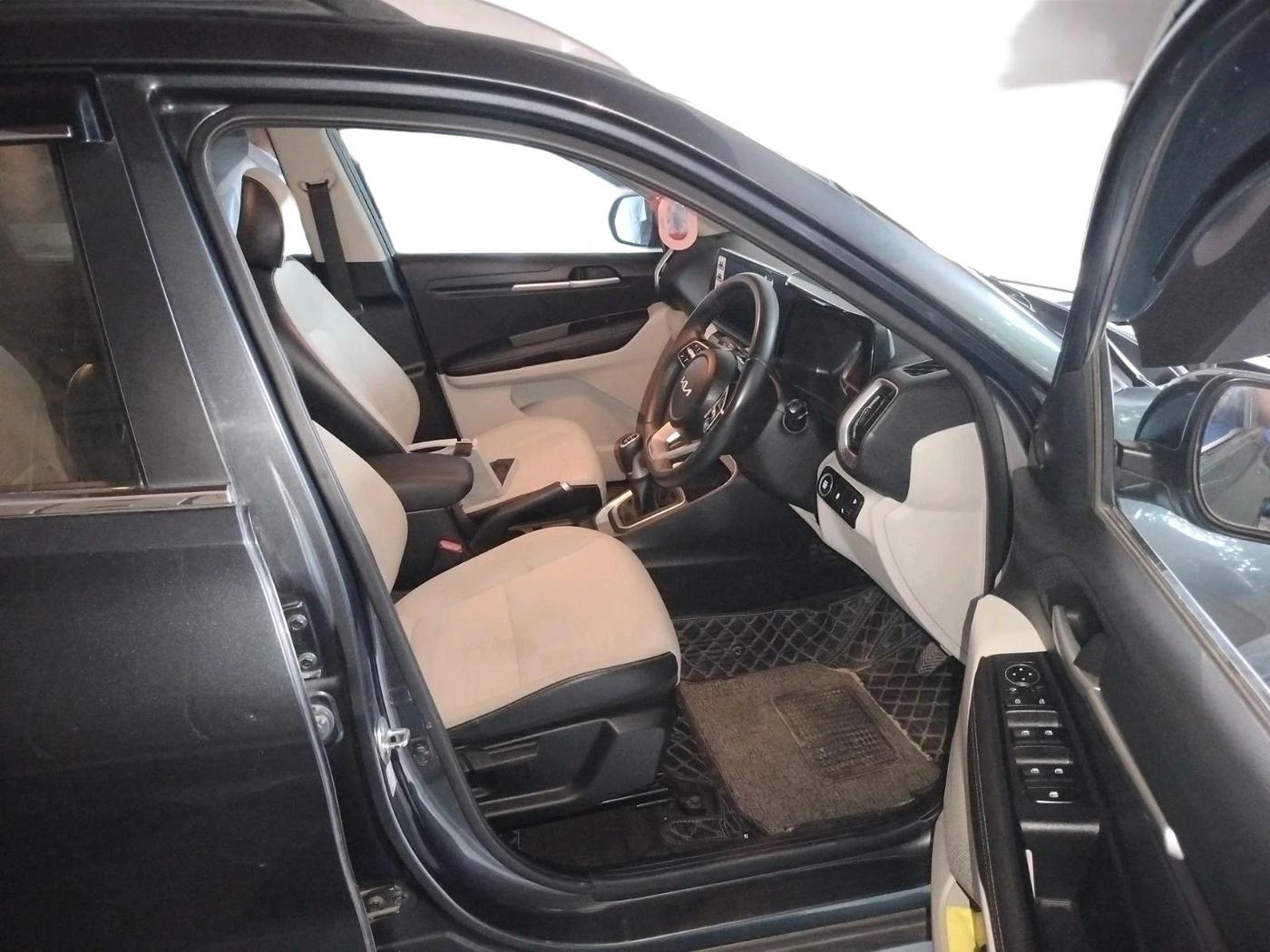 2023 KIA SONET HTX 1.0 IMT, Petrol, Manual, 38,182 km, interior