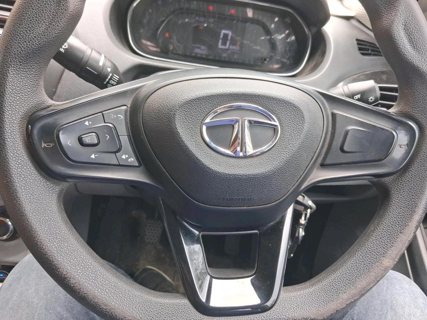 2022 Tata Tiago XT CNG, CNG, Manual, 28,668 km, interior