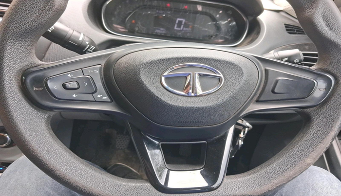 2022 Tata Tiago XT CNG, CNG, Manual, 28,668 km, interior