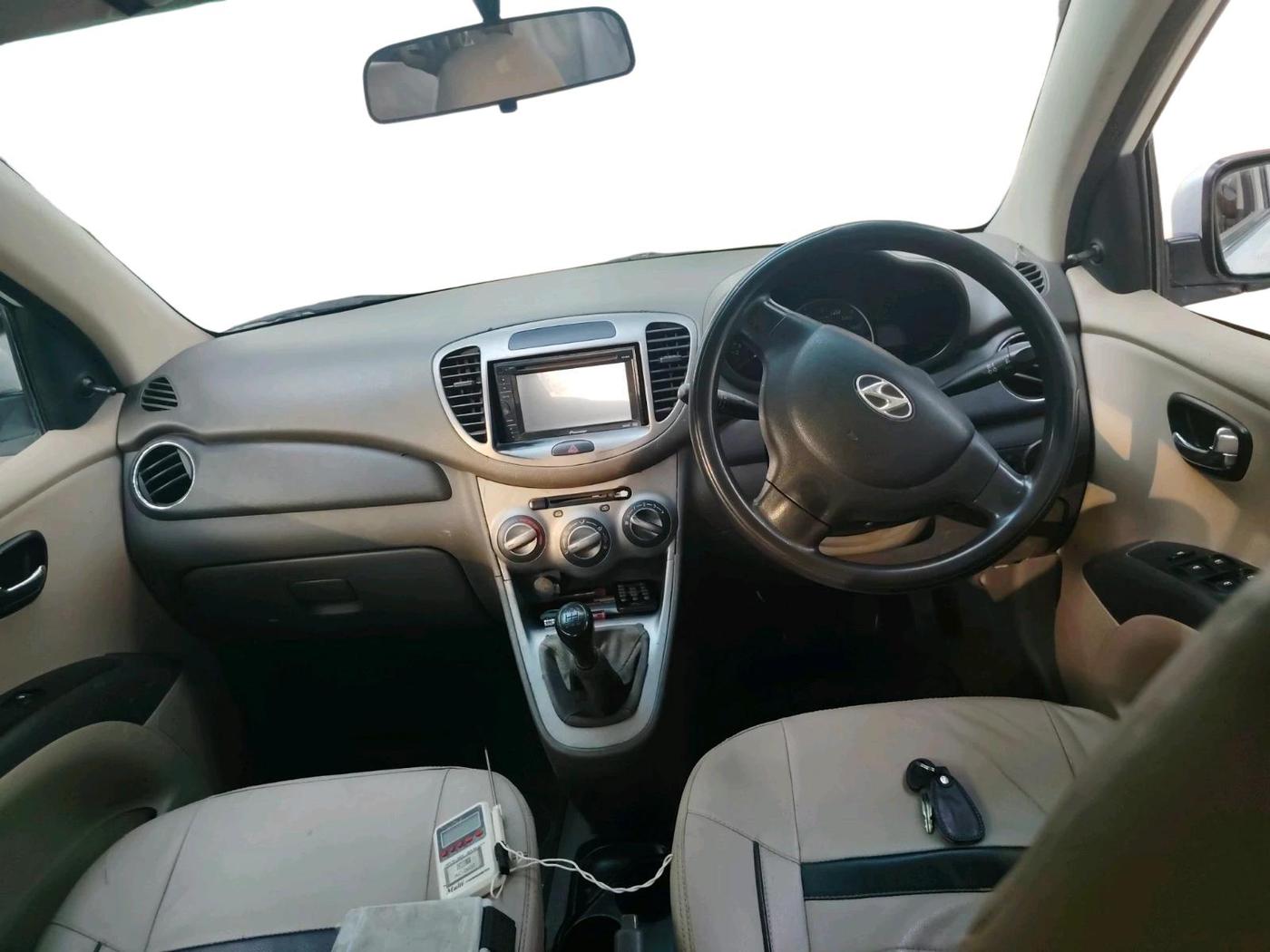 2012 Hyundai i10 MAGNA 1.1, Petrol, Manual, 1,29,589 km, interior