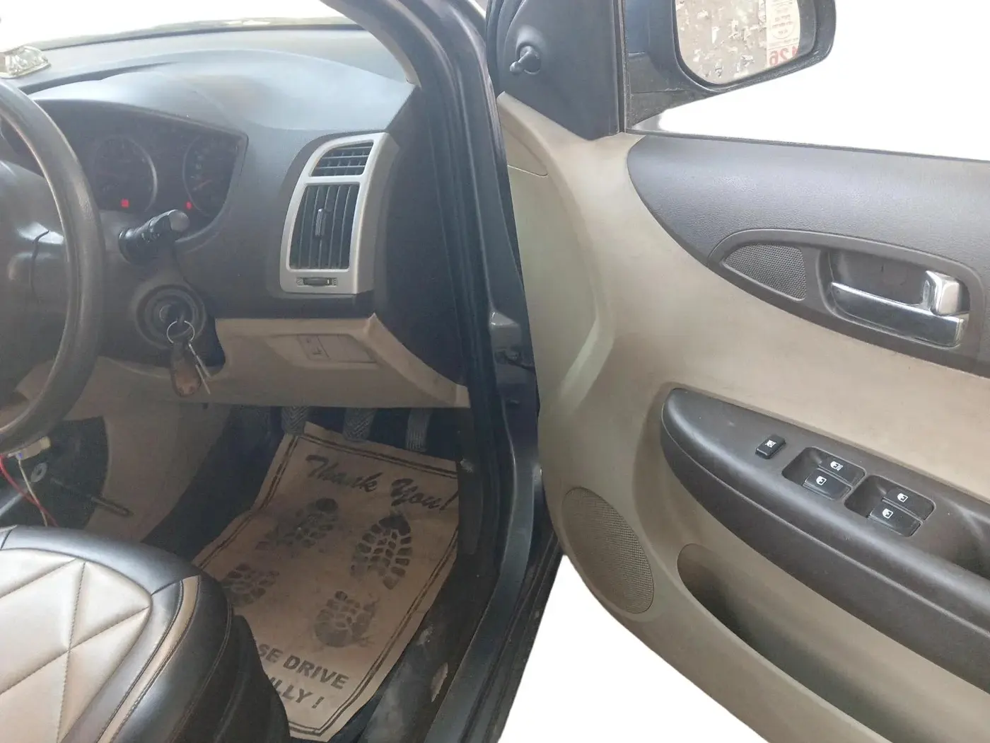 2011 Hyundai i20 MAGNA 1.2, Petrol, Manual, 80,199 km, interior