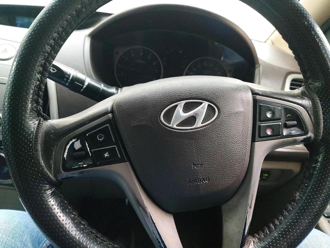 2011 Hyundai i20 SPORTZ 1.2, CNG, Manual, 1,42,381 km, interior