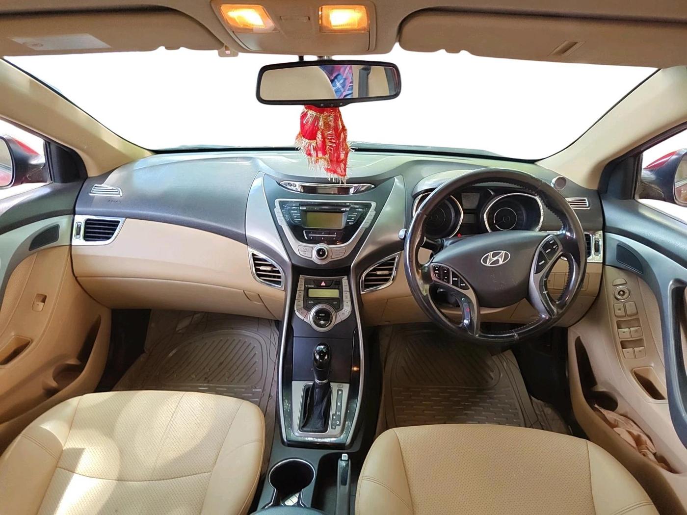 2013 Hyundai New Elantra 1.8 SX AT VTVT, Petrol, Automatic, 1,00,776 km, interior