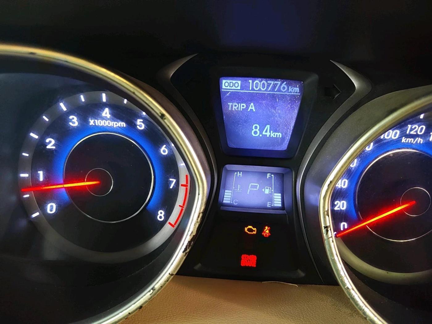 2013 Hyundai New Elantra 1.8 SX AT VTVT, Petrol, Automatic, 1,00,776 km, interior