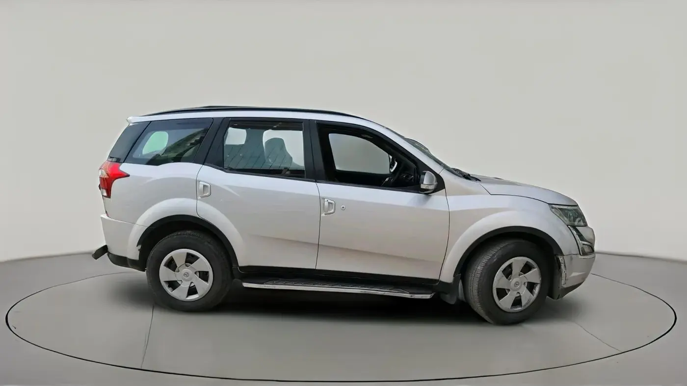 2019 Mahindra XUV500 W7 AT, Diesel, Automatic, 1,65,947 km, exterior