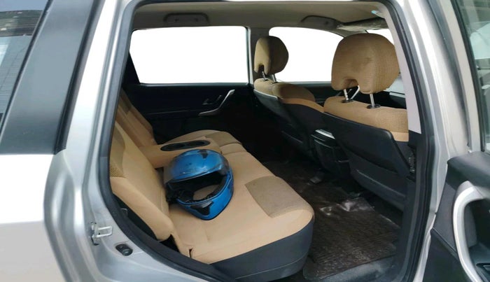 2019 Mahindra XUV500 W7 AT, Diesel, Automatic, 1,65,947 km, interior