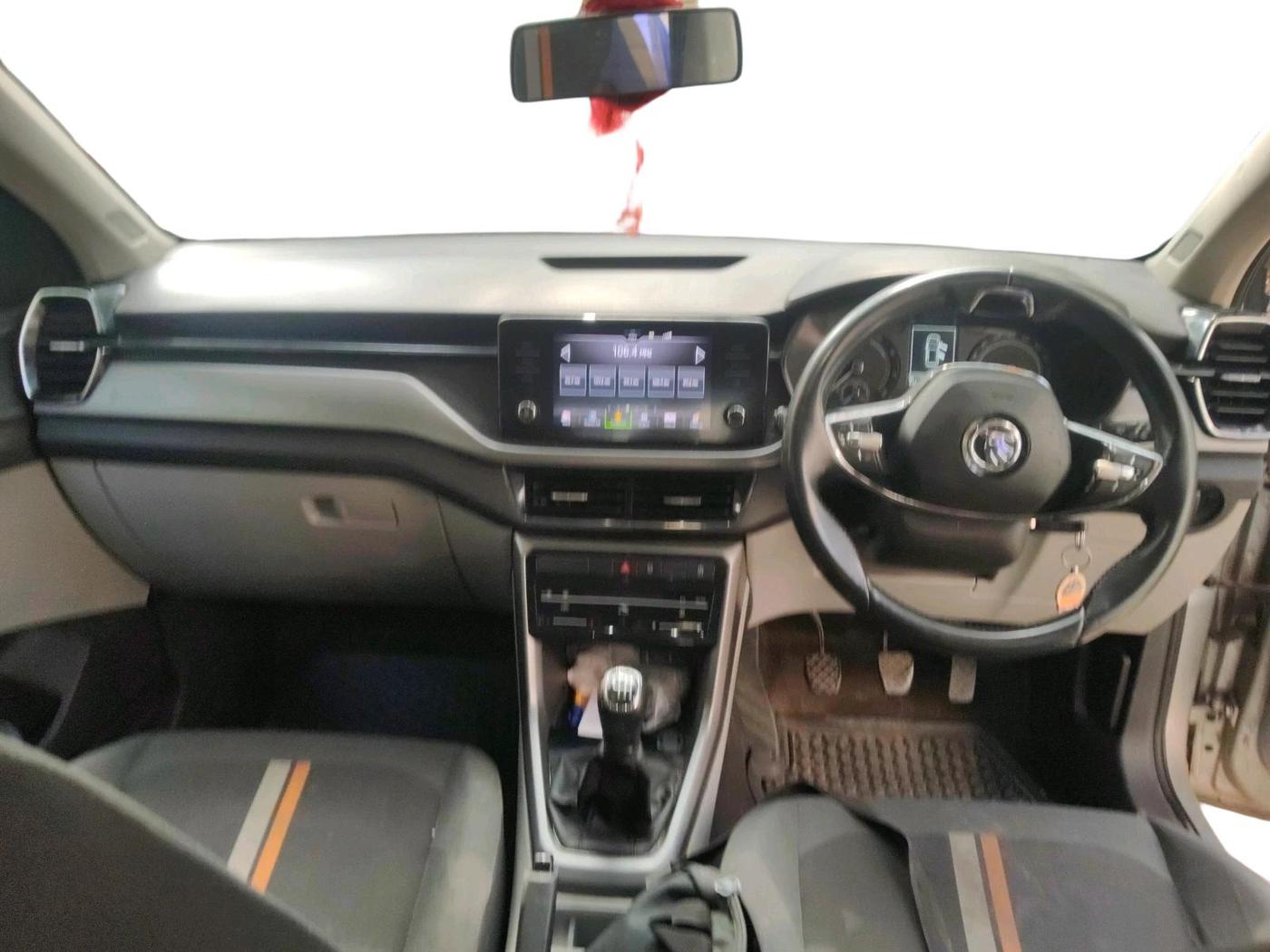 2023 Skoda KUSHAQ AMBITION 1.0L TSI MT, Petrol, Manual, 33,455 km, interior