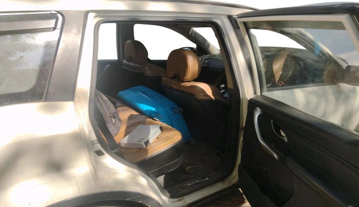 2019 Mahindra XUV500 W11, Diesel, Manual, 65,590 km, interior