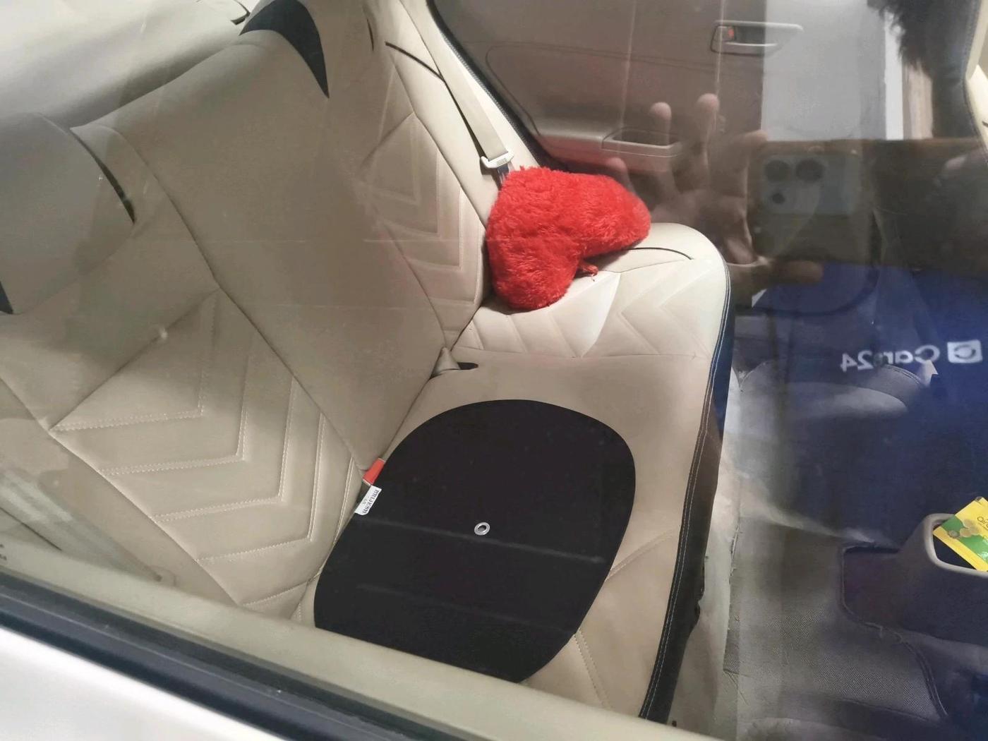 2017 Maruti Dzire LXI, Petrol, Manual, 21,640 km, interior