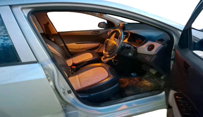 2017 Hyundai Grand i10 MAGNA AT 1.2 KAPPA VTVT, Petrol, Automatic, 34,605 km, interior