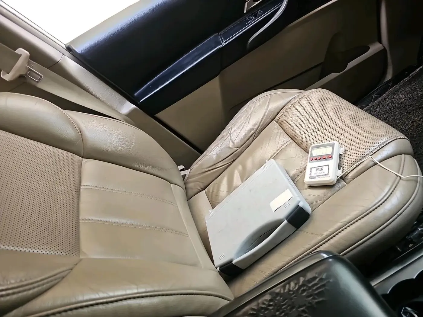 2016 Mahindra XUV500 W10 AT 1.99, Diesel, Automatic, 95,784 km, interior