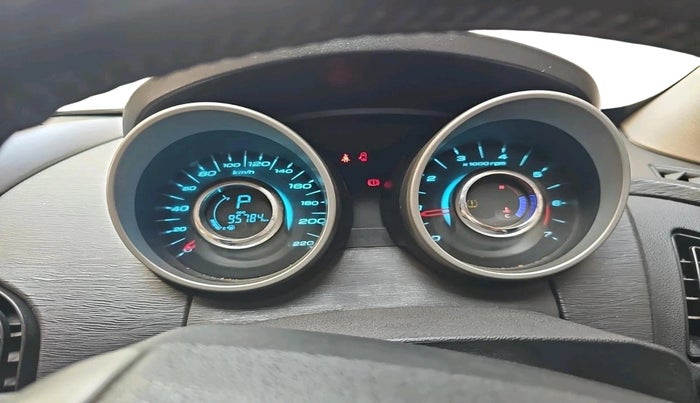 2016 Mahindra XUV500 W10 AT 1.99, Diesel, Automatic, 95,784 km, interior