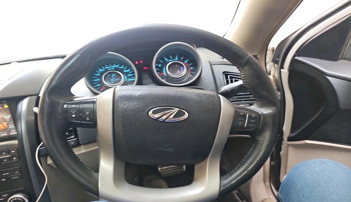 2016 Mahindra XUV500 W10 AT 1.99, Diesel, Automatic, 95,784 km, interior