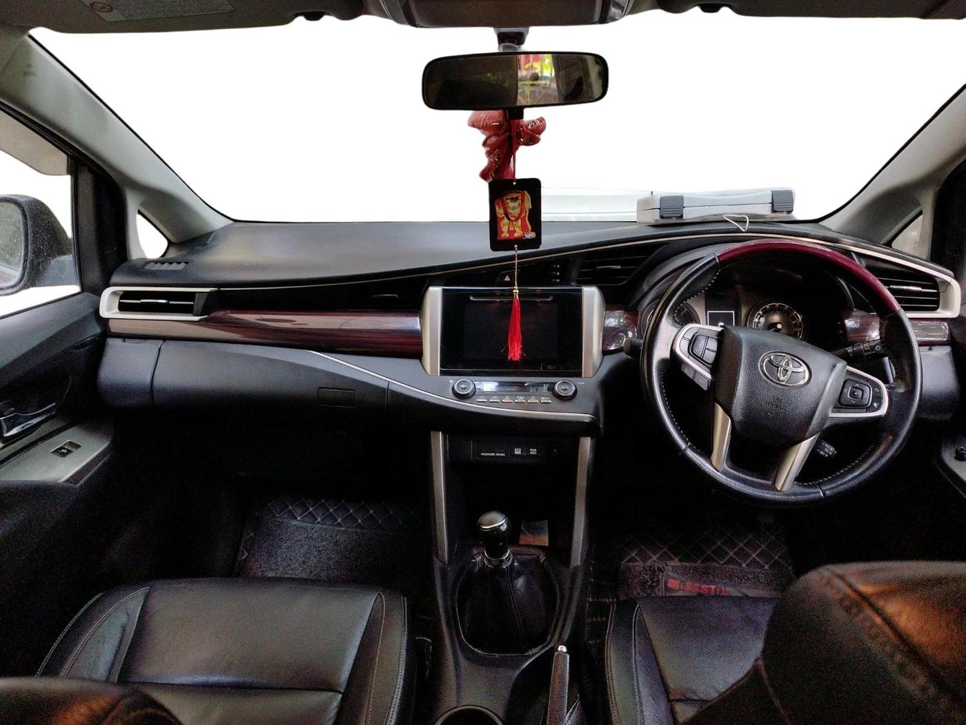 2016 Toyota Innova Crysta 2.4 ZX 7 STR, Diesel, Manual, 96,516 km, interior