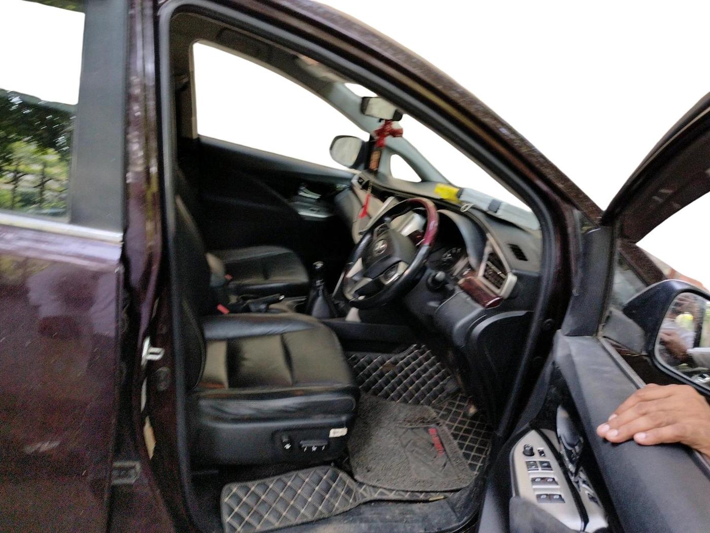 2016 Toyota Innova Crysta 2.4 ZX 7 STR, Diesel, Manual, 96,516 km, interior