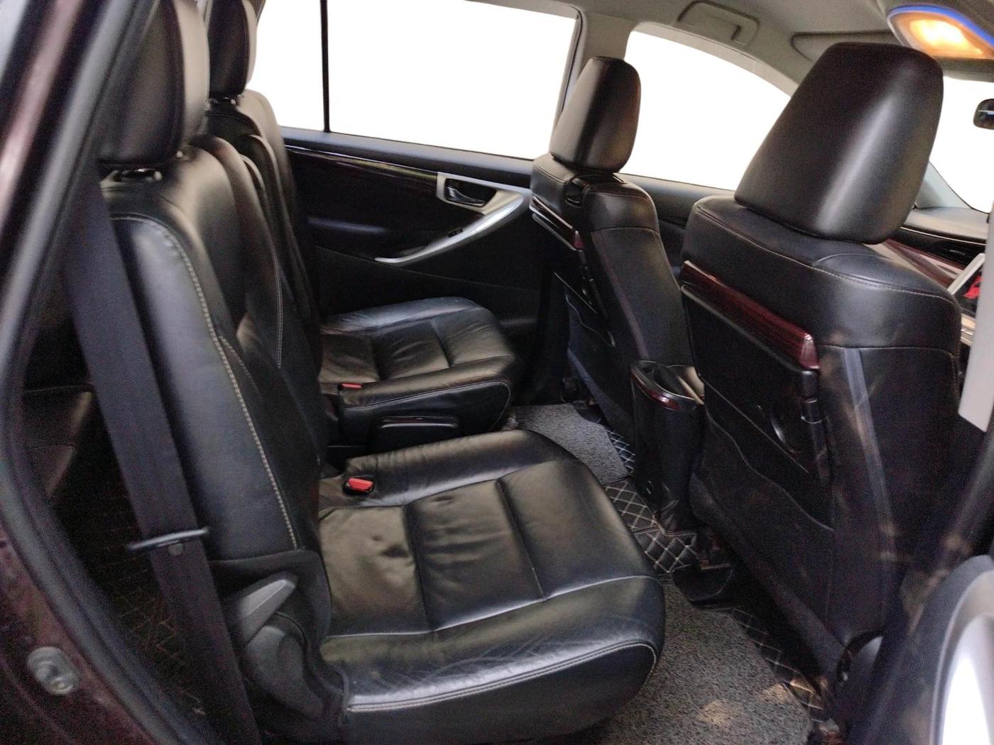 2016 Toyota Innova Crysta 2.4 ZX 7 STR, Diesel, Manual, 96,516 km, interior