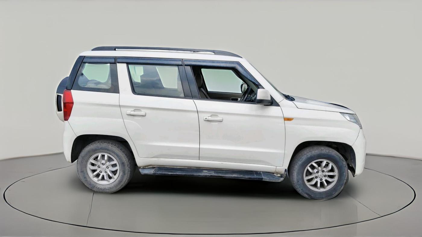 2016 Mahindra TUV300 T8, Diesel, Manual, 1,54,578 km, exterior