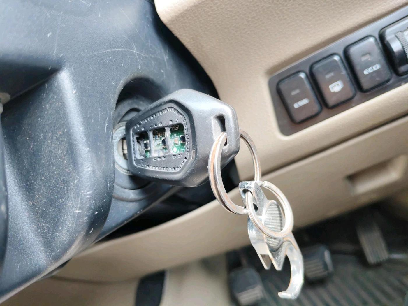 2016 Mahindra TUV300 T8, Diesel, Manual, 1,54,578 km, interior