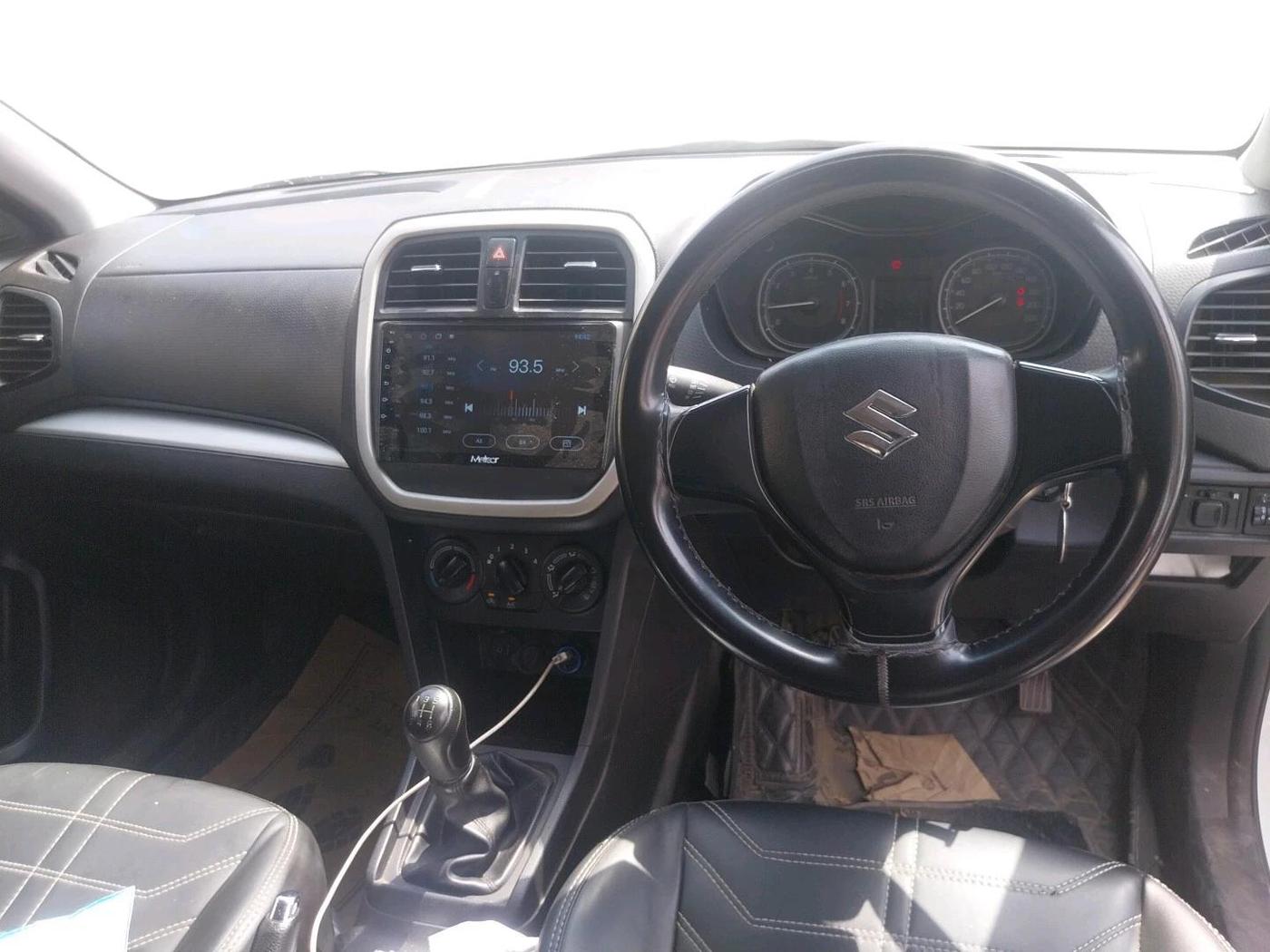 2021 Maruti Vitara Brezza LXI, Petrol, Manual, 1,03,034 km, interior
