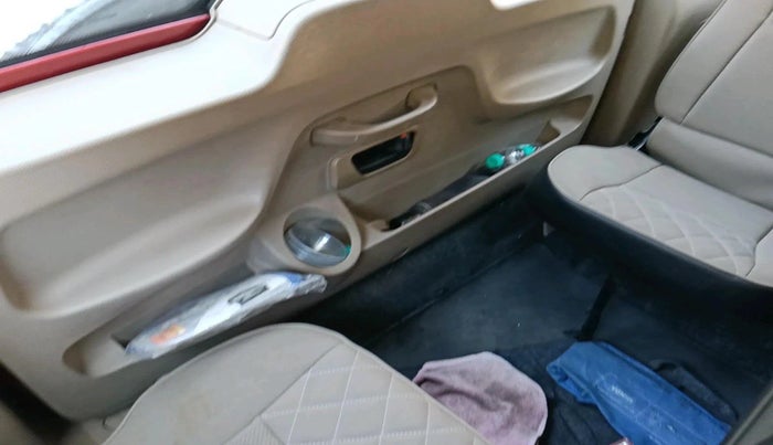 2018 Mahindra TUV300 T10, Diesel, Manual, 30,511 km, interior