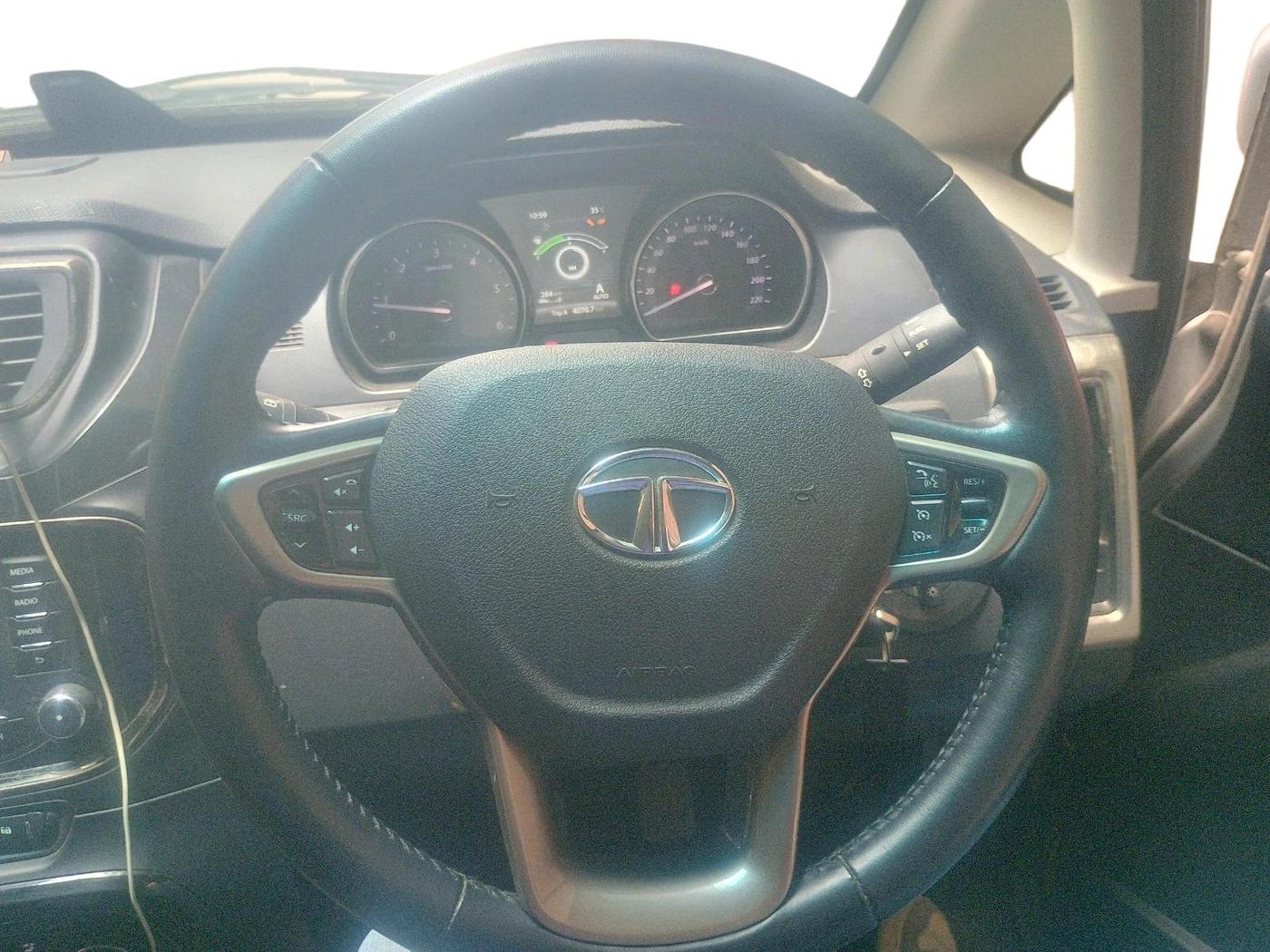 2017 Tata Hexa XT 4X2 7 STR, Diesel, Manual, 16,752 km, interior