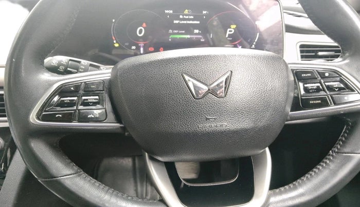 2022 Mahindra XUV700 AX 7 LUXURY D AT 7 STR, Diesel, Automatic, 91,917 km, interior