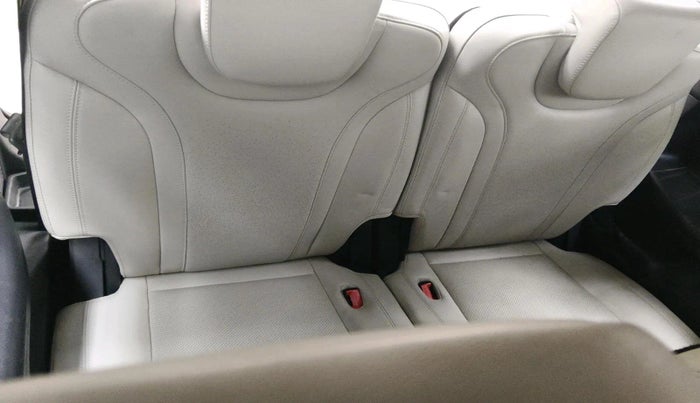 2022 Mahindra XUV700 AX 7 LUXURY D AT 7 STR, Diesel, Automatic, 91,917 km, interior