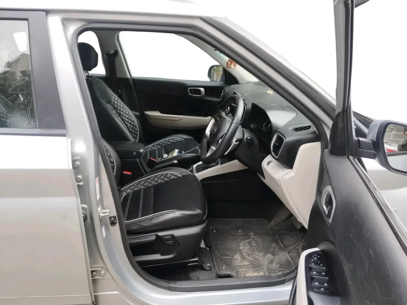 2022 Hyundai VENUE SX (O) 1.0 TURBO DCT, Petrol, Automatic, 26,917 km, interior