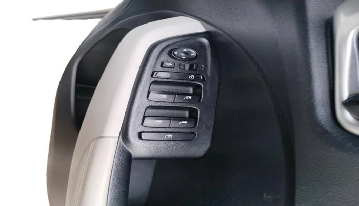 2022 Hyundai VENUE SX (O) 1.0 TURBO DCT, Petrol, Automatic, 26,917 km, interior