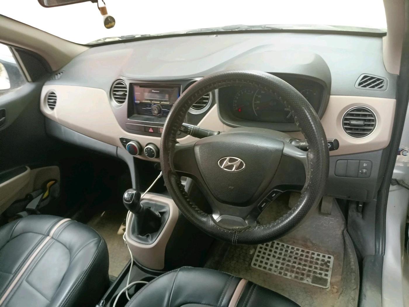 2016 Hyundai Grand i10 MAGNA 1.2 KAPPA VTVT, Petrol, Manual, 1,31,783 km, interior