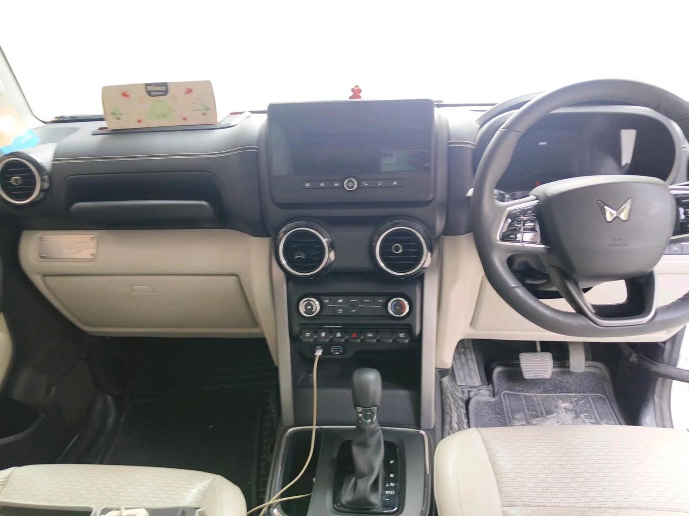 2025 Mahindra Thar Roxx  AX7 L Petrol AT 2WD, Petrol, Automatic, 7,551 km, interior