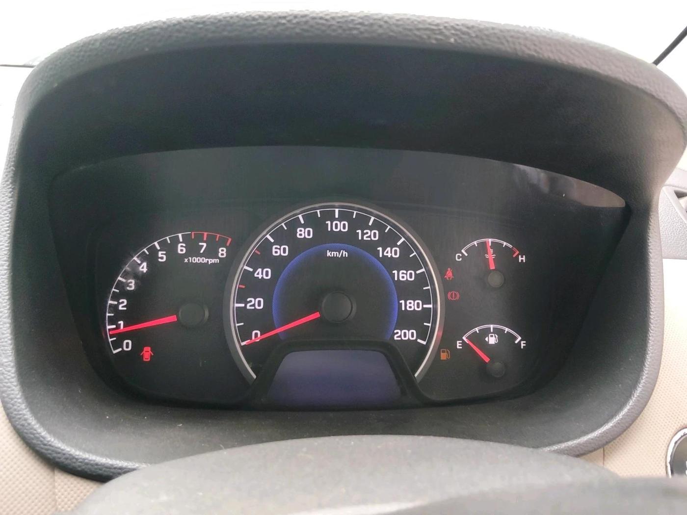 2013 Hyundai Grand i10 SPORTZ 1.2 KAPPA VTVT, Petrol, Manual, 64,125 km, interior