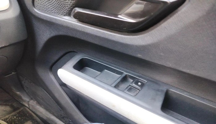 2025 Tata PUNCH PURE MT, Petrol, Manual, 5,573 km, interior