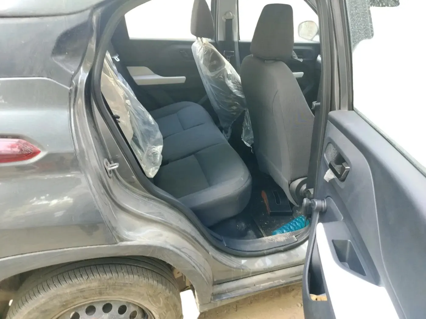 2025 Tata PUNCH PURE MT, Petrol, Manual, 5,573 km, interior