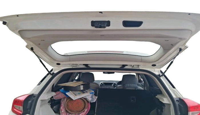 2023 Mahindra XUV300 W8 (O) 1.5 DIESEL AMT, Diesel, Automatic, 33,277 km, exterior